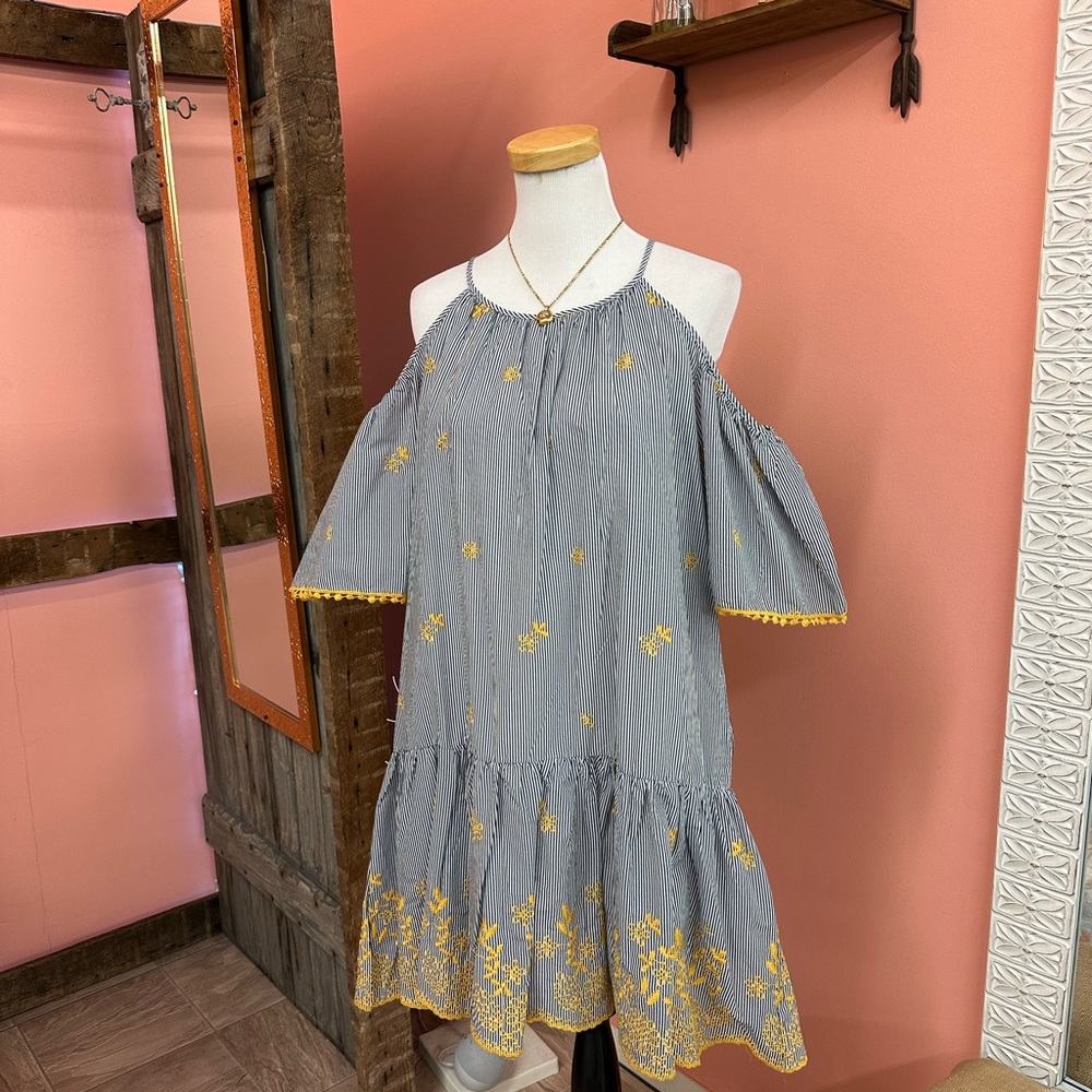 NEW! DAVI & DANI Gray and Yellow Floral Striped Dress